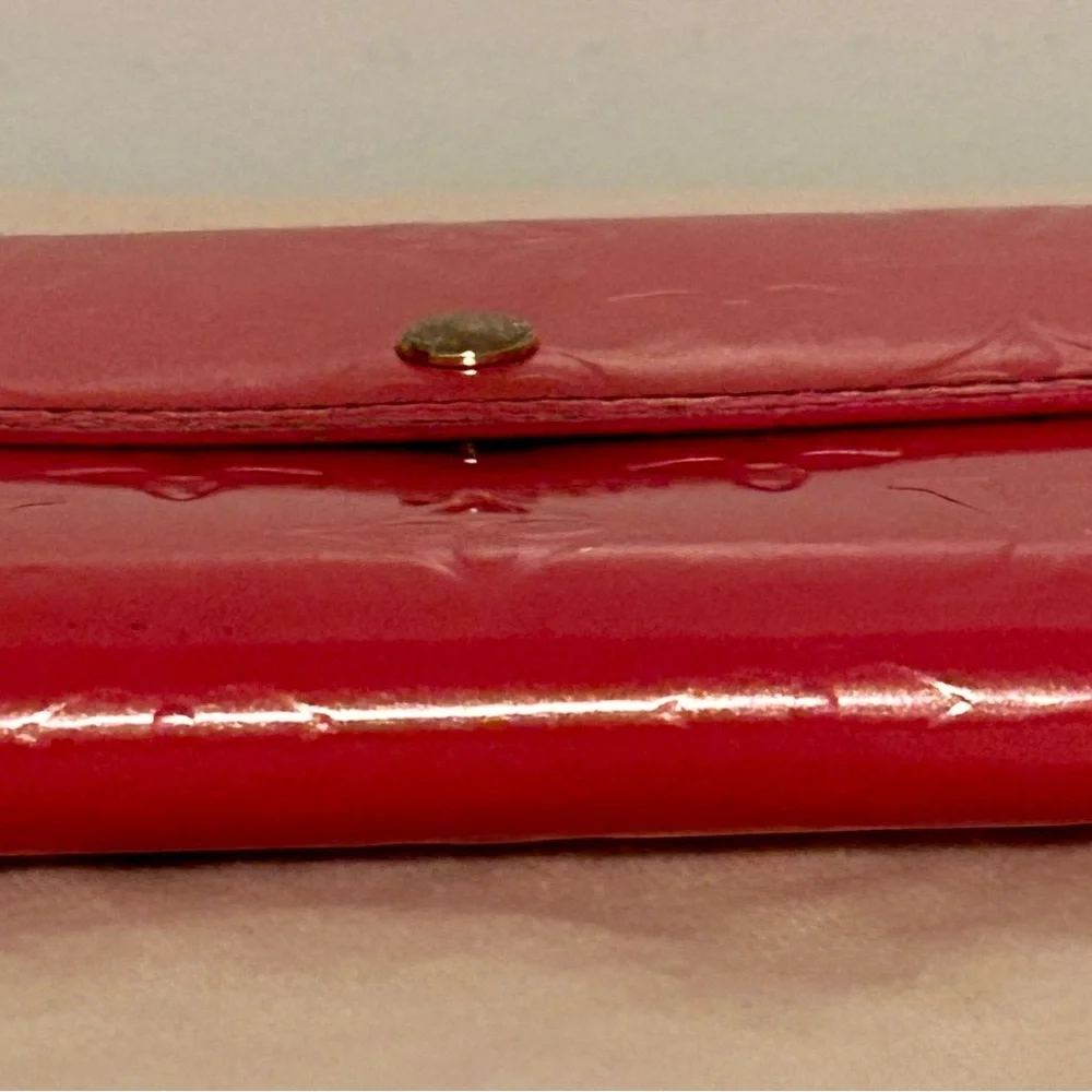 Louis Vuitton Sarah Wallet in Monogram Vernis leather. Authentic and Vintage - Picture 5 of 12